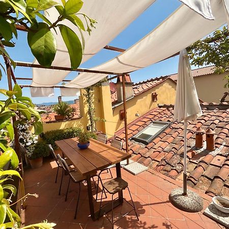Appartement La Terrazza Di Sofia à Lucques Extérieur photo