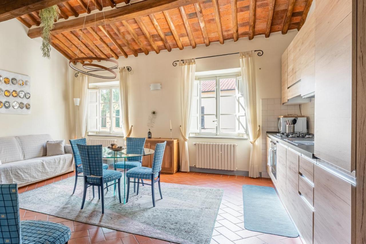 Appartement La Terrazza Di Sofia à Lucques Extérieur photo