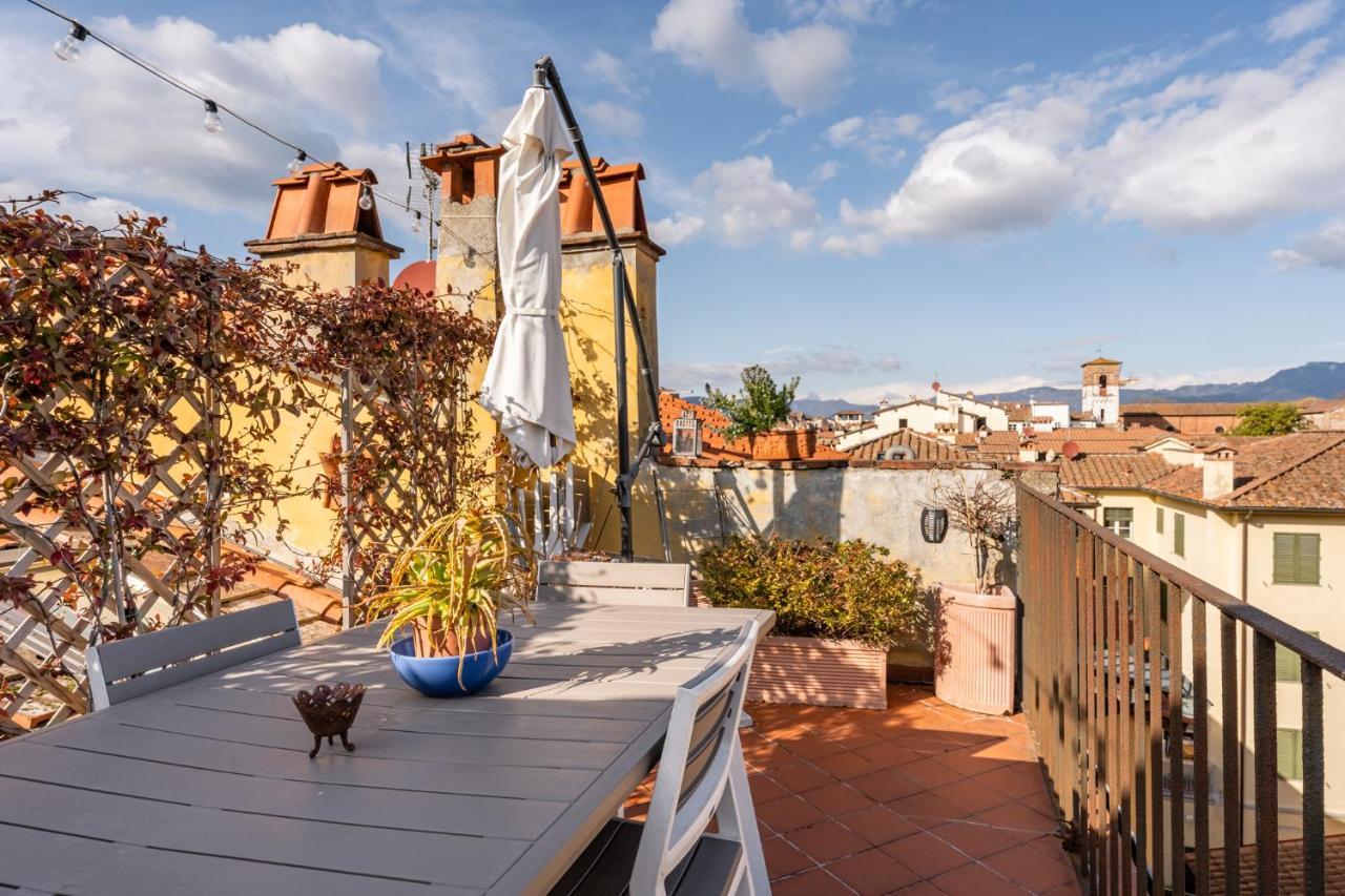 Appartement La Terrazza Di Sofia à Lucques Extérieur photo